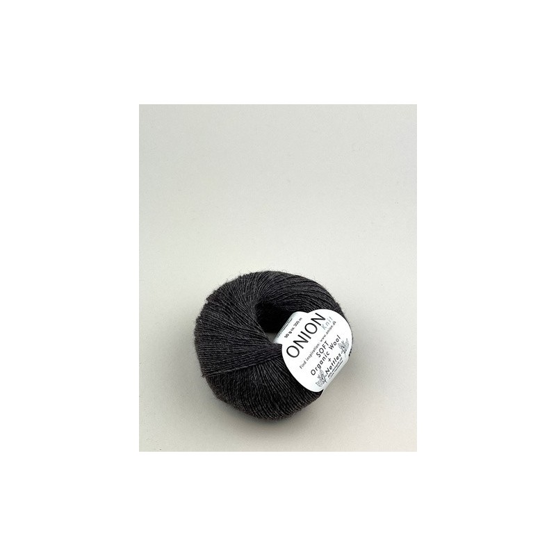 soft organic wool + nettles - onion