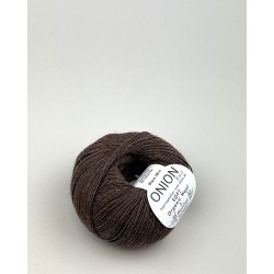 soft organic wool + nettles - onion