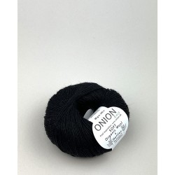 soft organic wool + nettles - onion