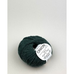 soft organic wool + nettles - onion